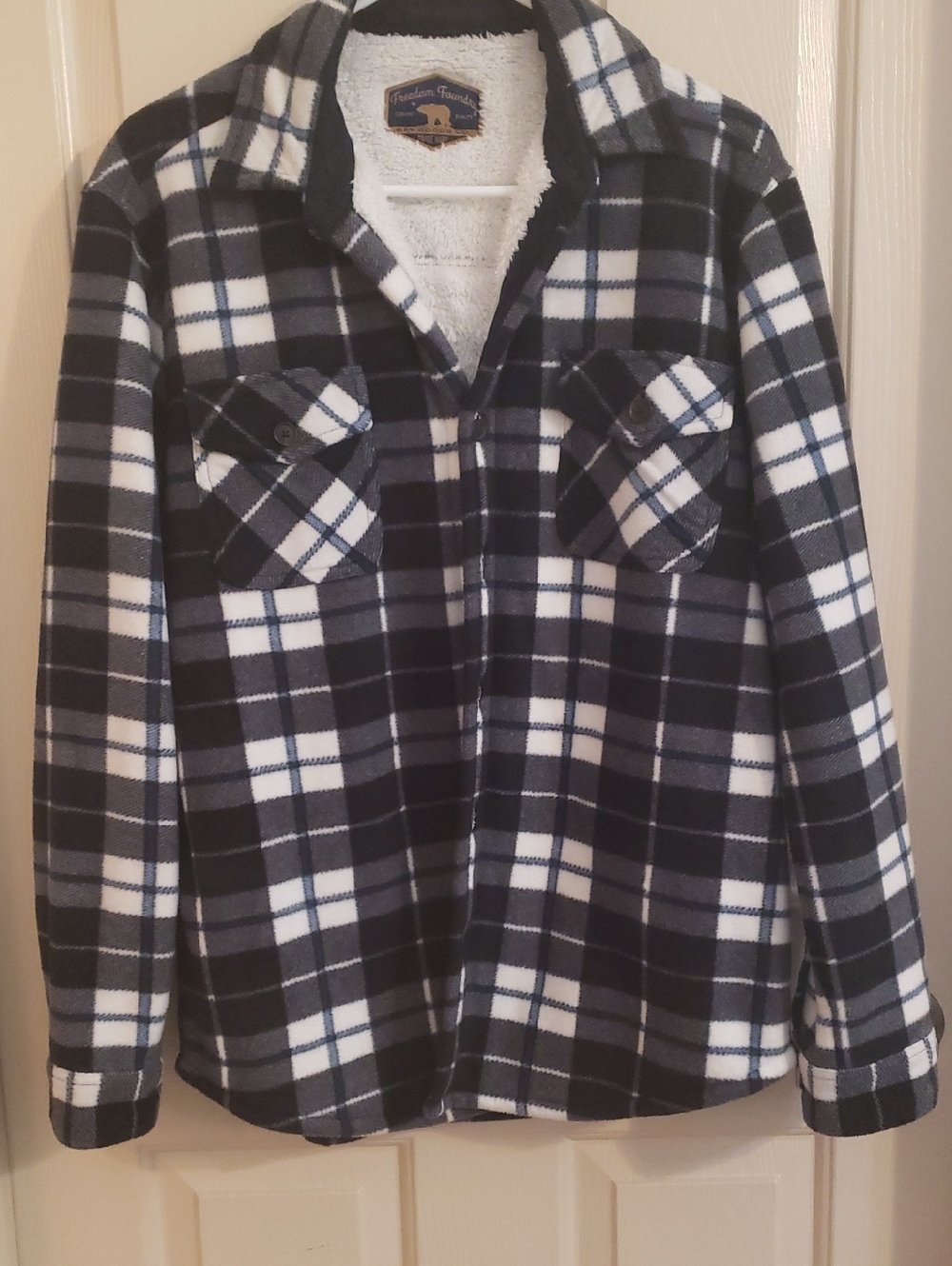 Plaid Sherpa-Lined Flannel Jacket - Black & White